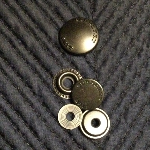 Authentic Burberry gun metal replacement snap button - Picture 2 of 2